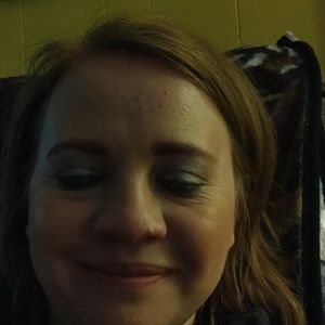 Meet your Posher, Holly